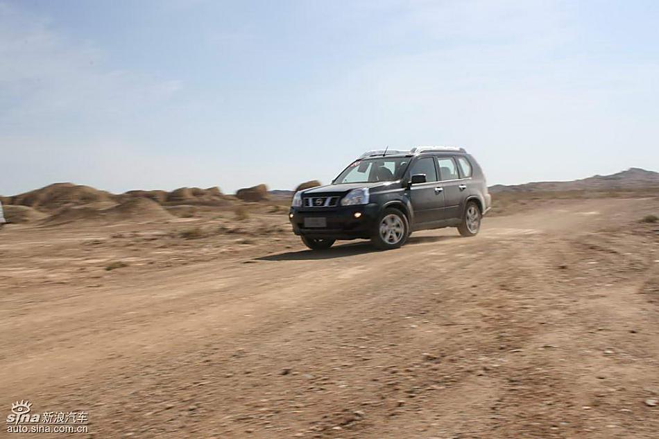 新浪汽车新疆大漠试驾新一代奇骏
