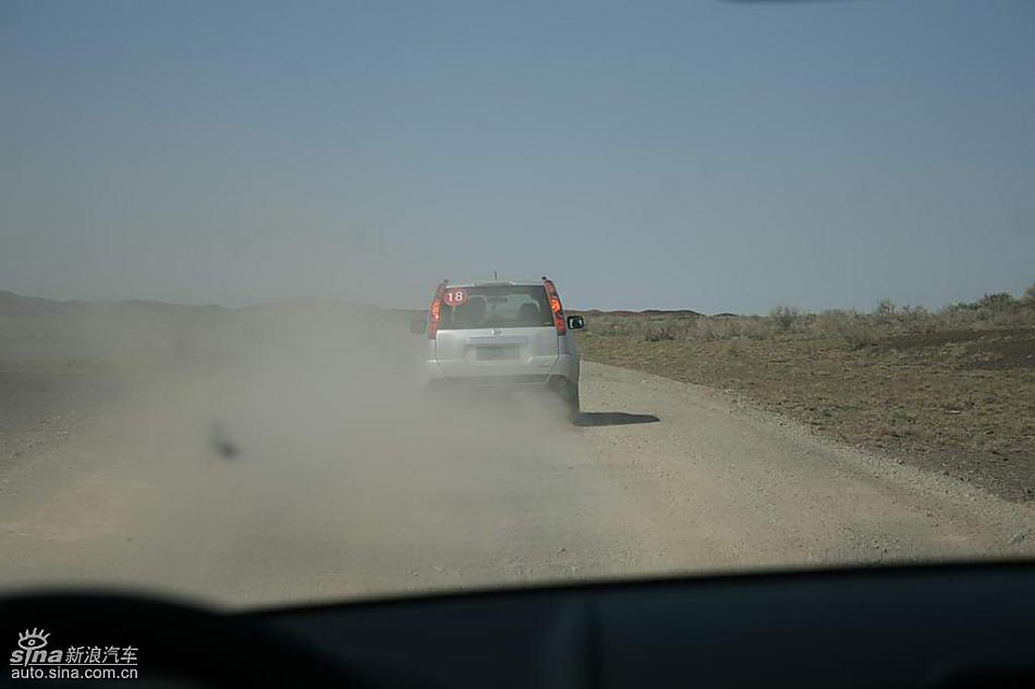 新浪汽车新疆大漠试驾新一代奇骏