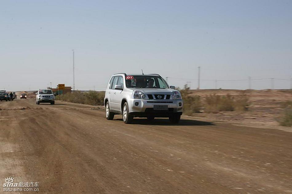 新浪汽车新疆大漠试驾新一代奇骏