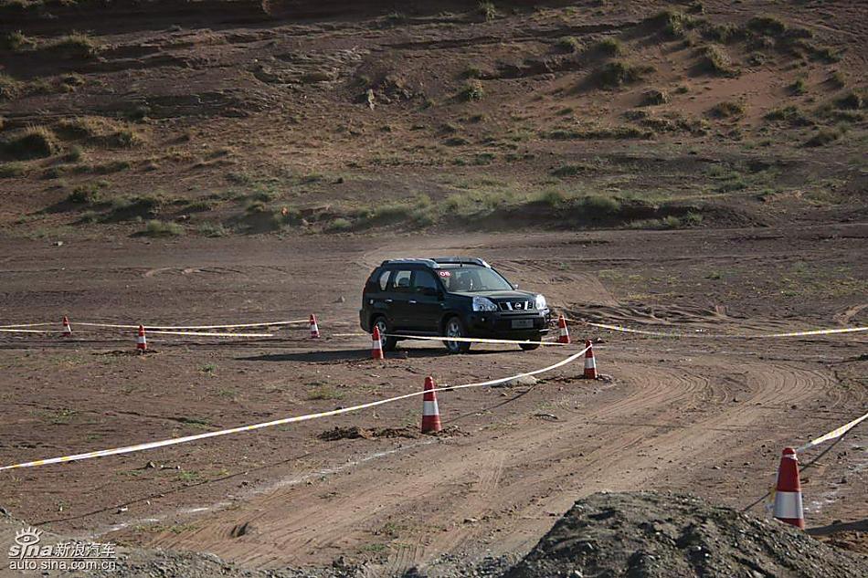 新浪汽车新疆大漠试驾新一代奇骏