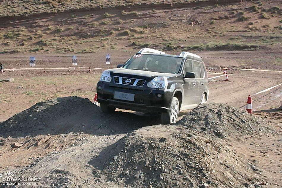 新浪汽车新疆大漠试驾新一代奇骏