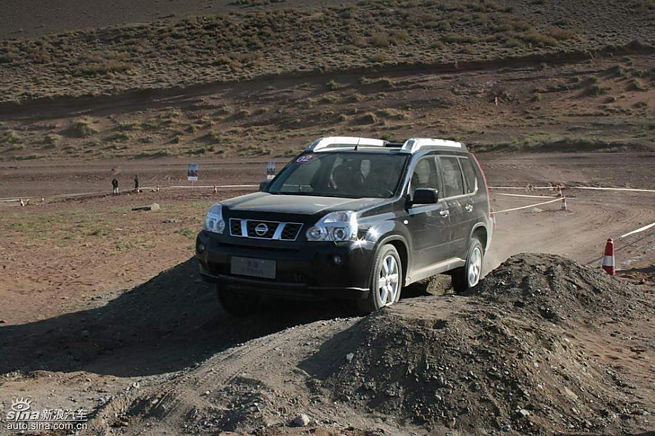 新浪汽车新疆大漠试驾新一代奇骏