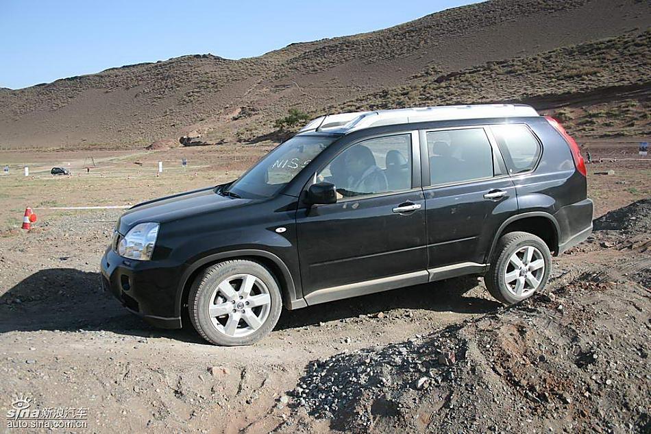 新浪汽车新疆大漠试驾新一代奇骏