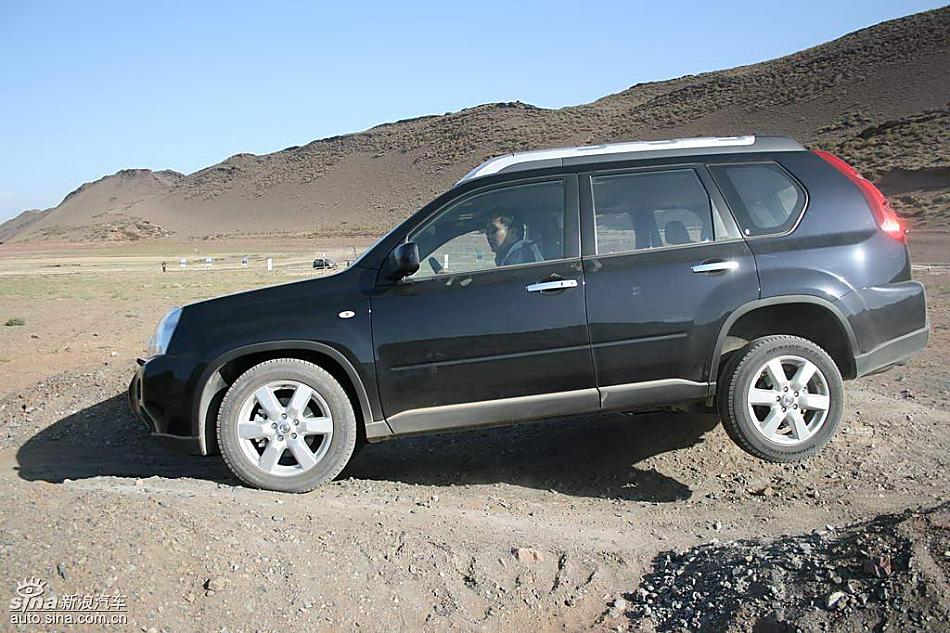新浪汽车新疆大漠试驾新一代奇骏