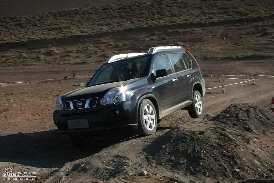 新浪汽车新疆大漠试驾新一代奇骏