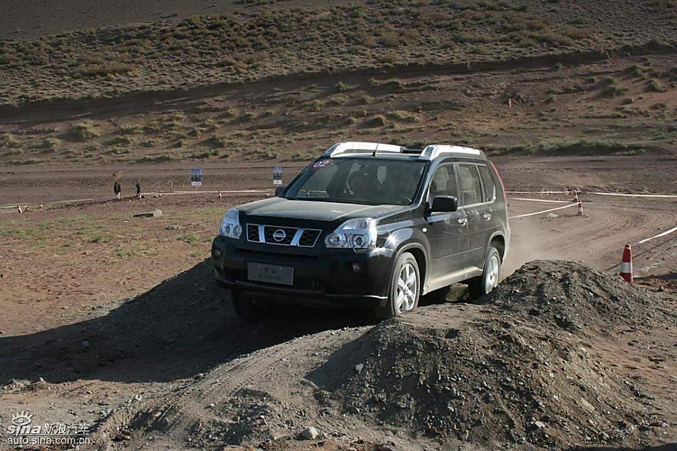 新浪汽车新疆大漠试驾新一代奇骏