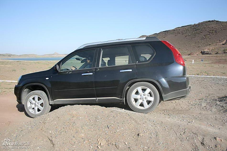 新浪汽车新疆大漠试驾新一代奇骏