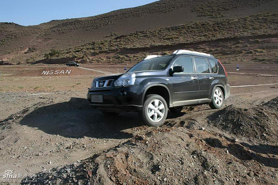新浪汽车新疆大漠试驾新一代奇骏