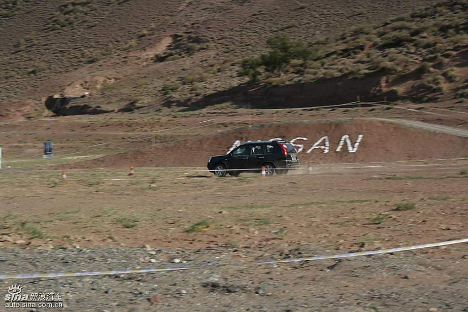 新浪汽车新疆大漠试驾新一代奇骏