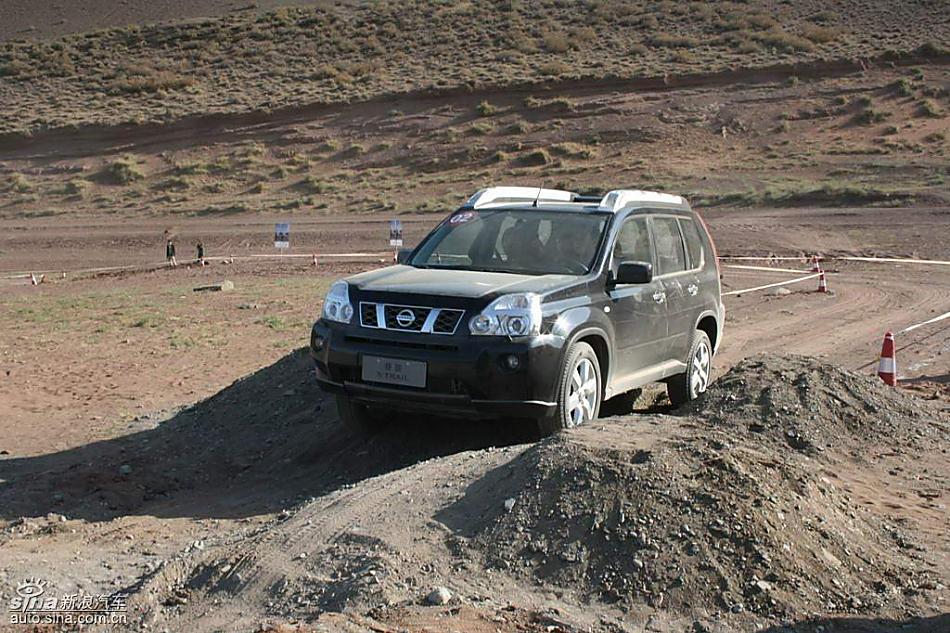 新浪汽车新疆大漠试驾新一代奇骏