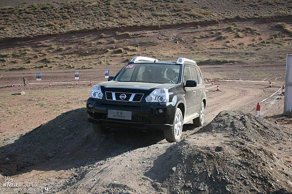 新浪汽车新疆大漠试驾新一代奇骏