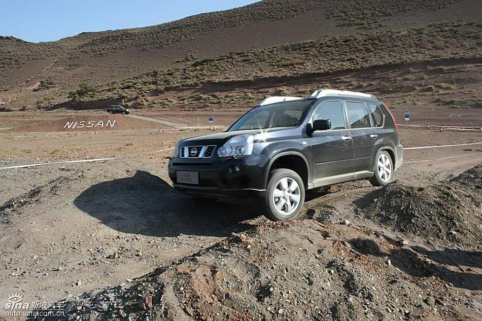新浪汽车新疆大漠试驾新一代奇骏