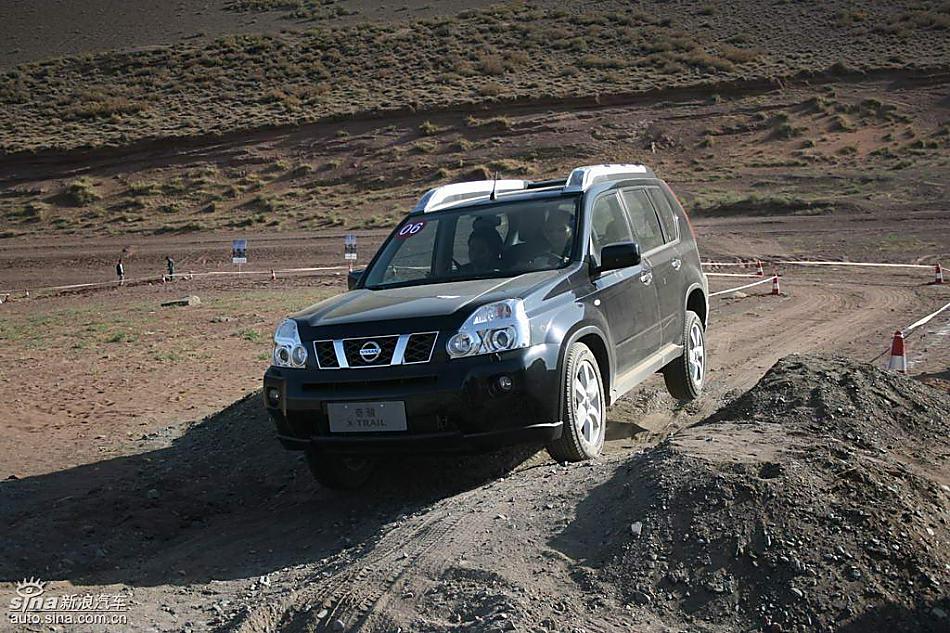 新浪汽车新疆大漠试驾新一代奇骏