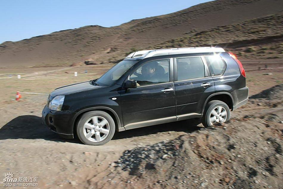 新浪汽车新疆大漠试驾新一代奇骏