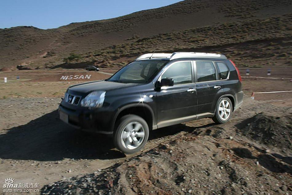 新浪汽车新疆大漠试驾新一代奇骏