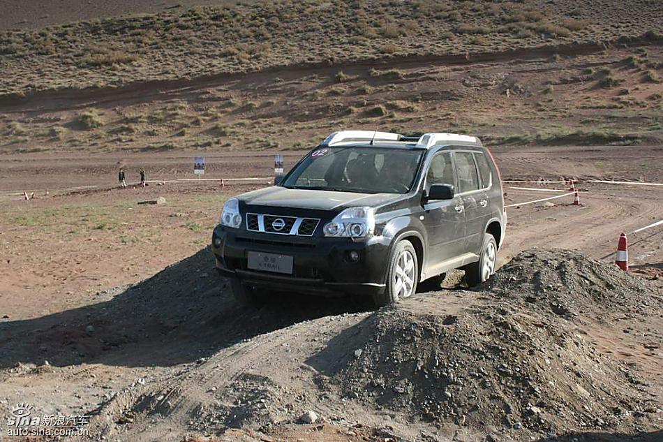 新浪汽车新疆大漠试驾新一代奇骏