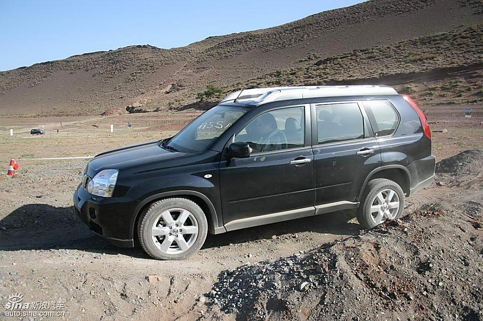 新浪汽车新疆大漠试驾新一代奇骏