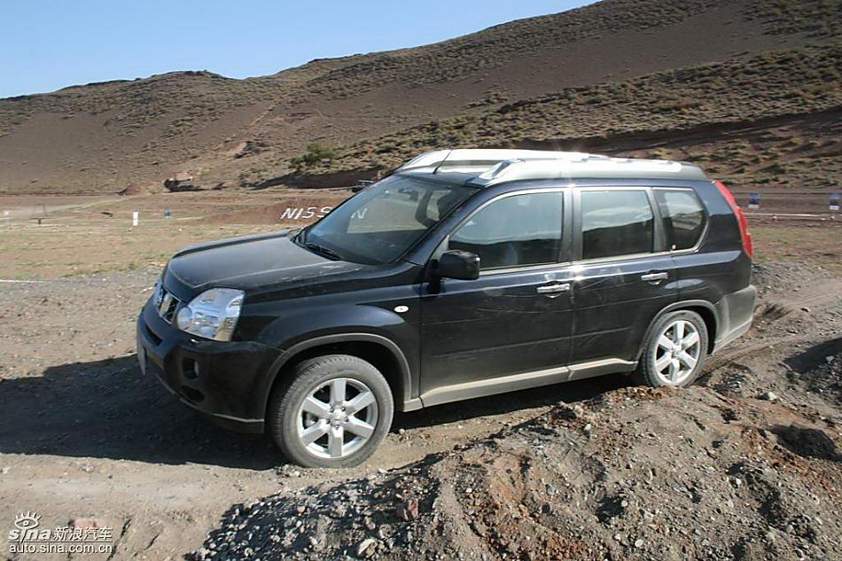 新浪汽车新疆大漠试驾新一代奇骏