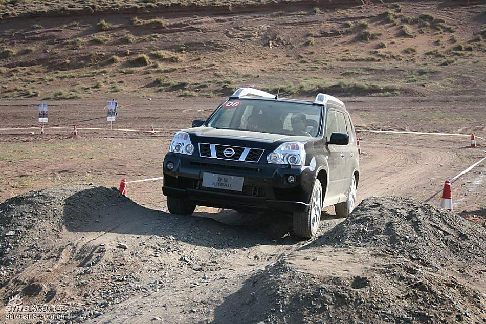 新浪汽车新疆大漠试驾新一代奇骏