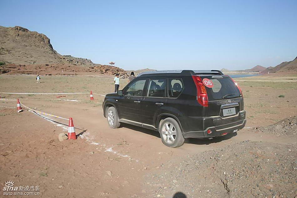 新浪汽车新疆大漠试驾新一代奇骏