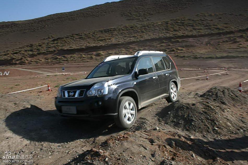 新浪汽车新疆大漠试驾新一代奇骏