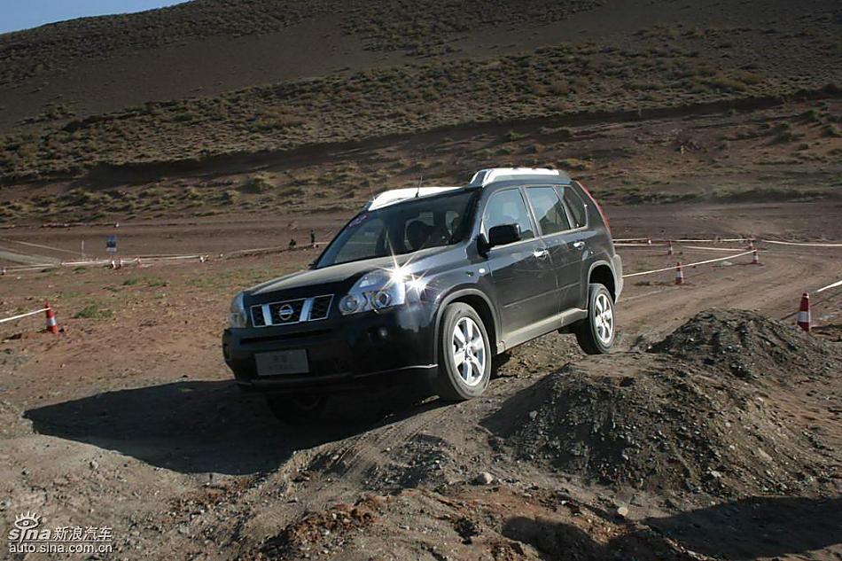新浪汽车新疆大漠试驾新一代奇骏