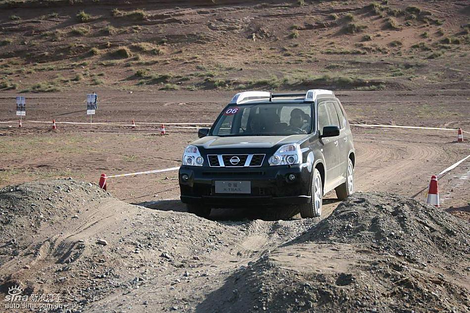 新浪汽车新疆大漠试驾新一代奇骏