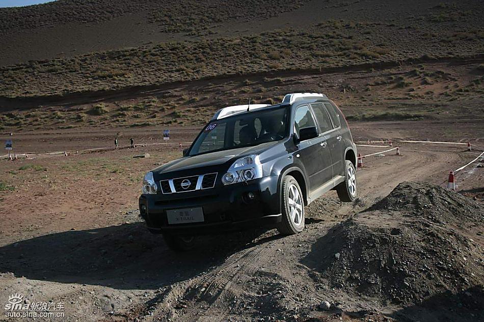 新浪汽车新疆大漠试驾新一代奇骏