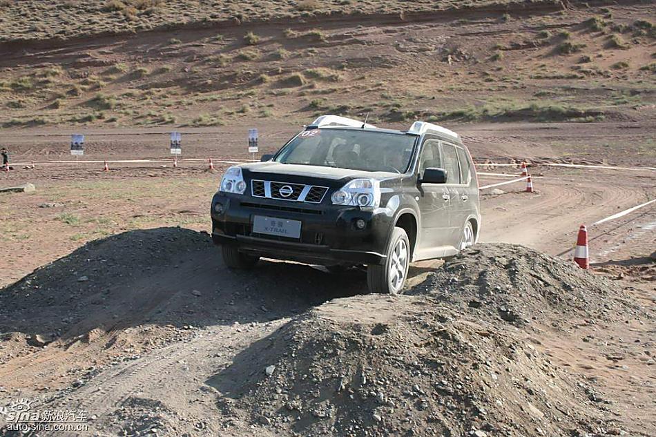 新浪汽车新疆大漠试驾新一代奇骏
