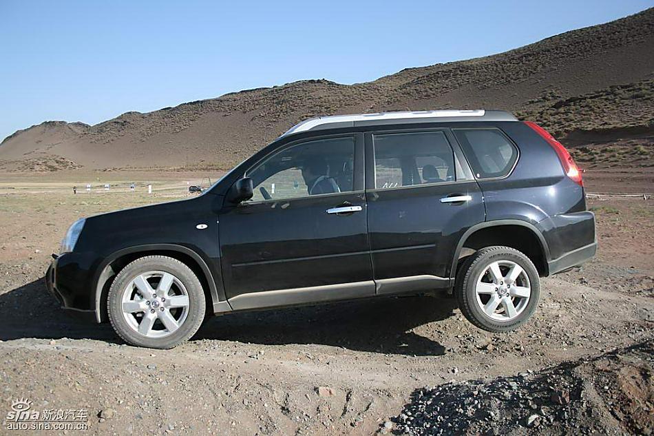 新浪汽车新疆大漠试驾新一代奇骏