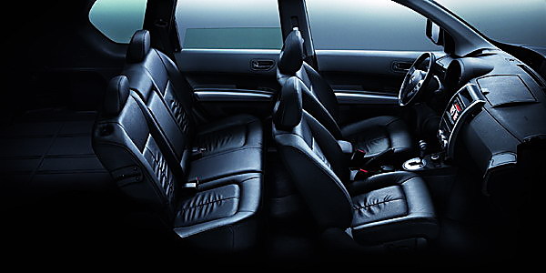 奇骏内饰