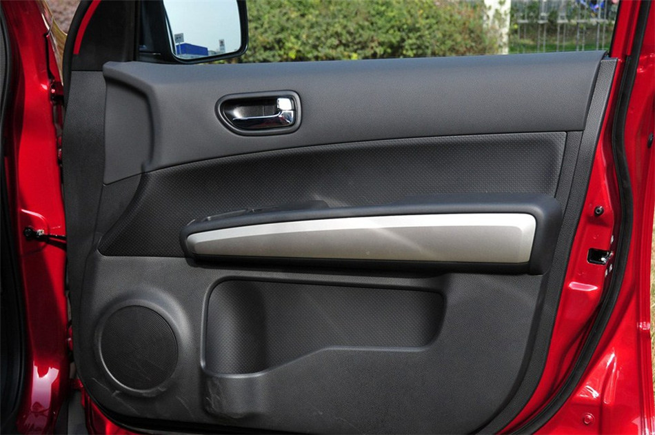 2012款 2.5L 四驱 CVT XV至尊版 座椅空间