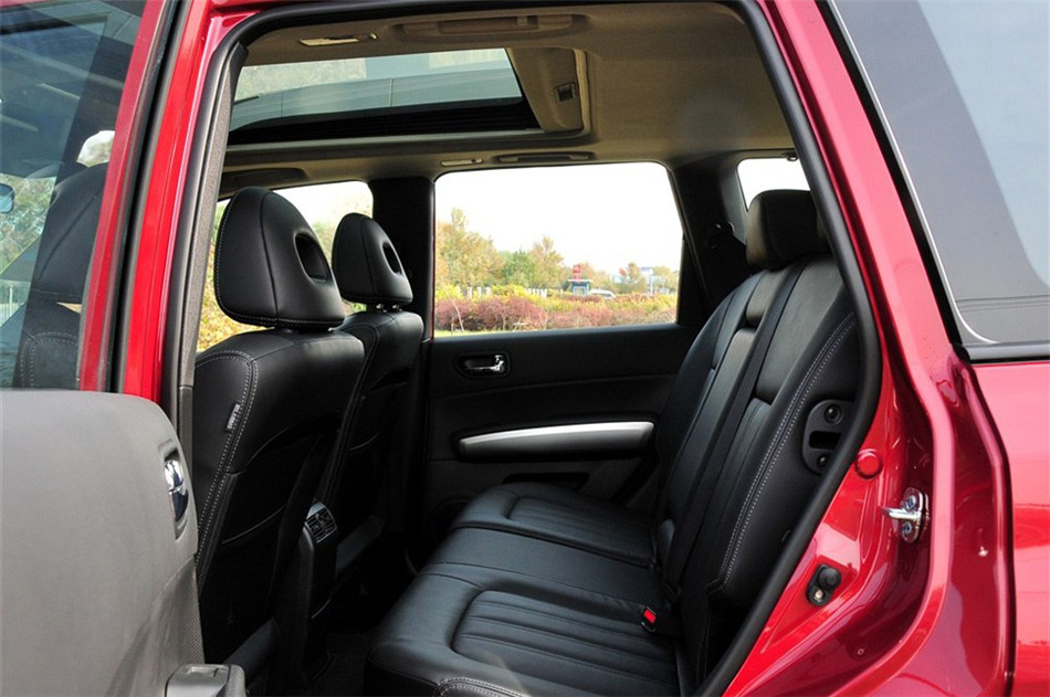 2012款 2.5L 四驱 CVT XV至尊版 座椅空间