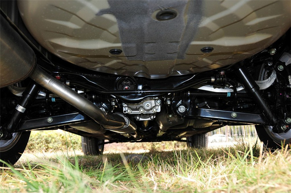 2012款 2.5L 四驱 CVT XV至尊版 引擎底盘