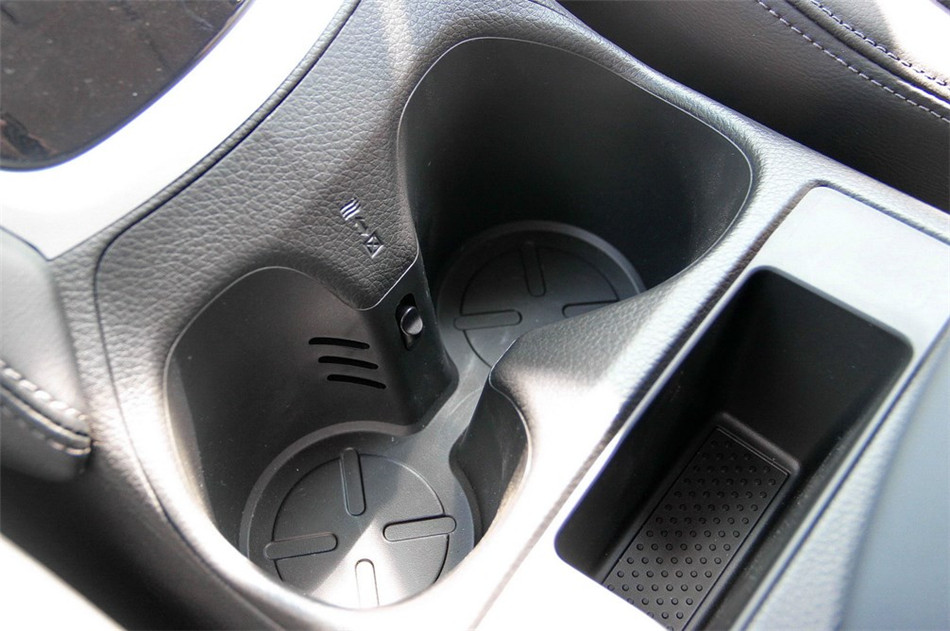 奇骏 2014款 2.0L CVT 舒适版 座椅空间