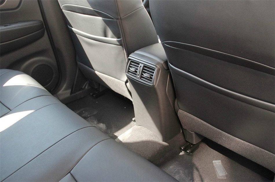 奇骏 2014款 2.0L CVT 舒适版 座椅空间