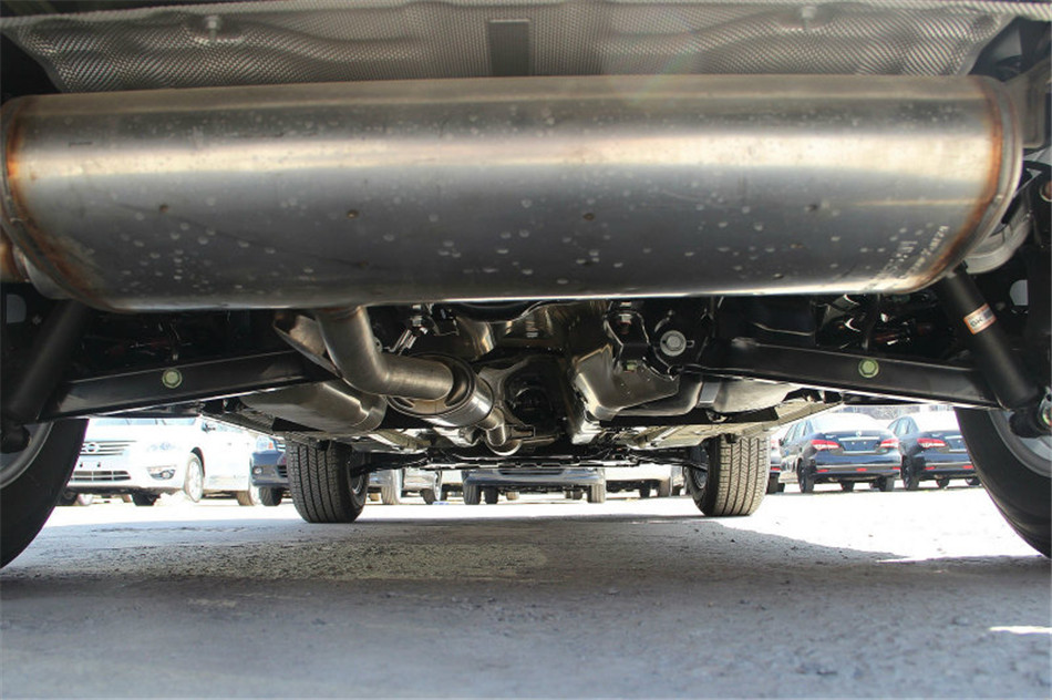 奇骏 2014款 2.0L CVT 舒适版 引擎底盘