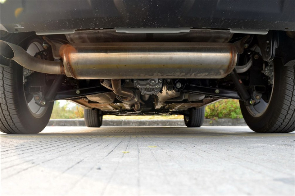 奇骏 2014款 四驱 2.5L CVT 至尊版 引擎底盘