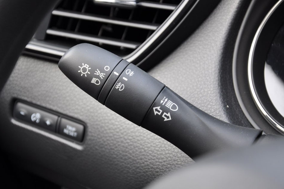 2017款 2.0L CVT七座舒适版 2WD 内饰