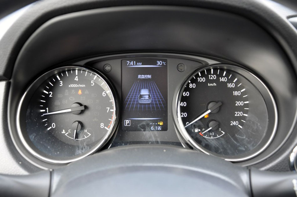 2017款 2.0L CVT七座舒适版 2WD 内饰