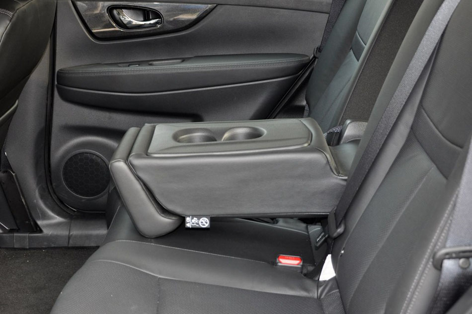 2017款 2.0L CVT七座舒适版 2WD 座椅空间