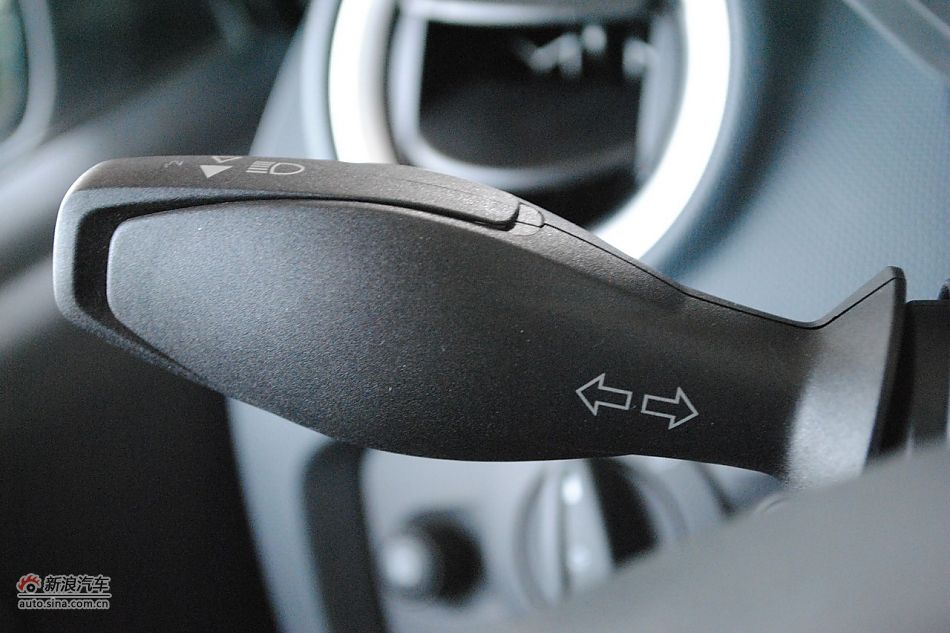 09款新嘉年华1.5L自动时尚型