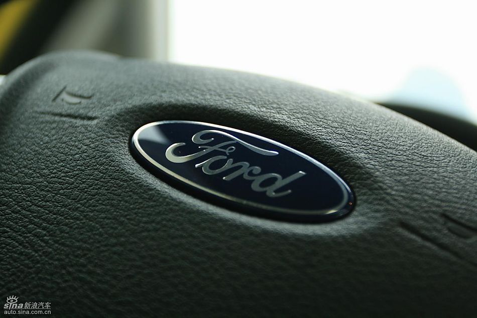 新嘉年华1.5L手动时尚限量版