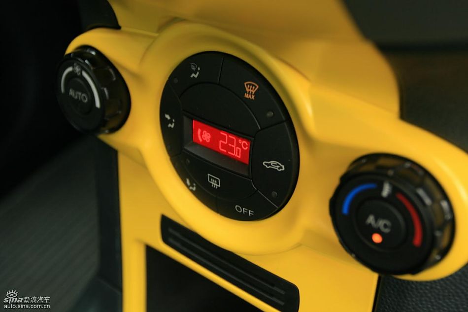 新嘉年华1.5L手动时尚限量版