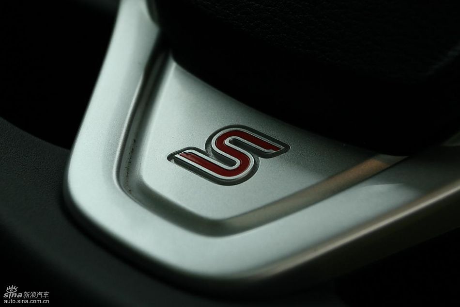 新嘉年华1.5L手动时尚限量版