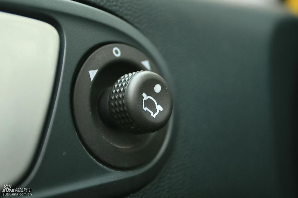 新嘉年华1.5L手动时尚限量版