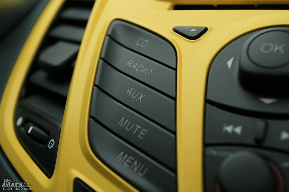 新嘉年华1.5L手动时尚限量版