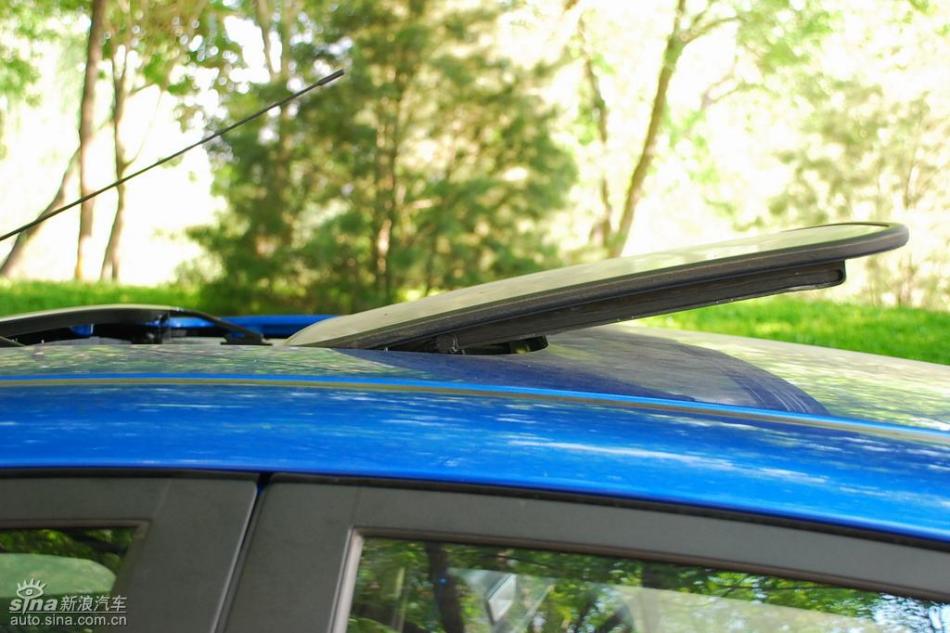 新嘉年华两厢手动运动型内饰