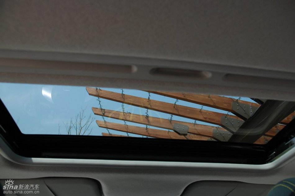 两厢1.5手动运动型内饰