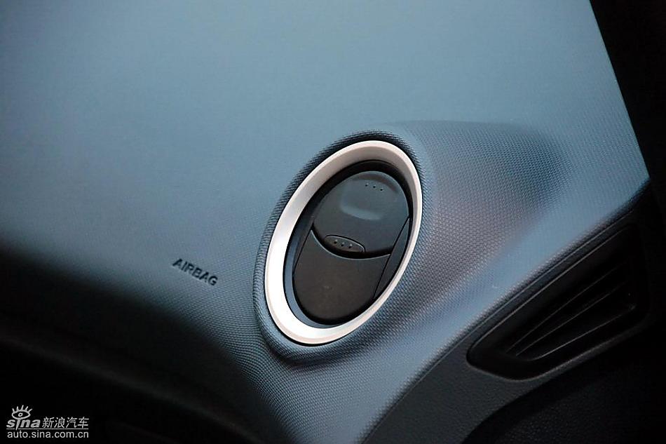 新嘉年华内饰实拍